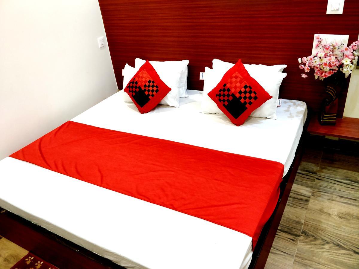 City Hotel Аллахабад Екстер'єр фото